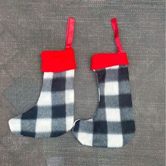110 Pcs Christmas/Holiday Stocking Buffalo Plaid Black/White/Red Decor Party NWT - Picture 5 of 8